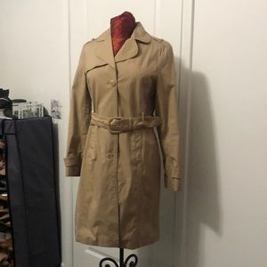 Lightweight trench coat
